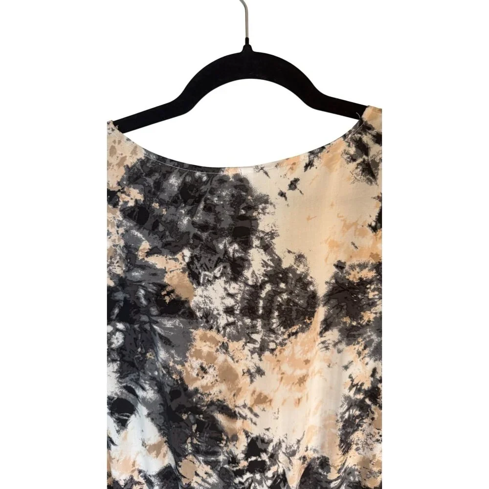 2/$30 NWT Bar III Medium Tie-Dye Print Romper V-Neckline & Elastic Waist - Picture 11 of 15